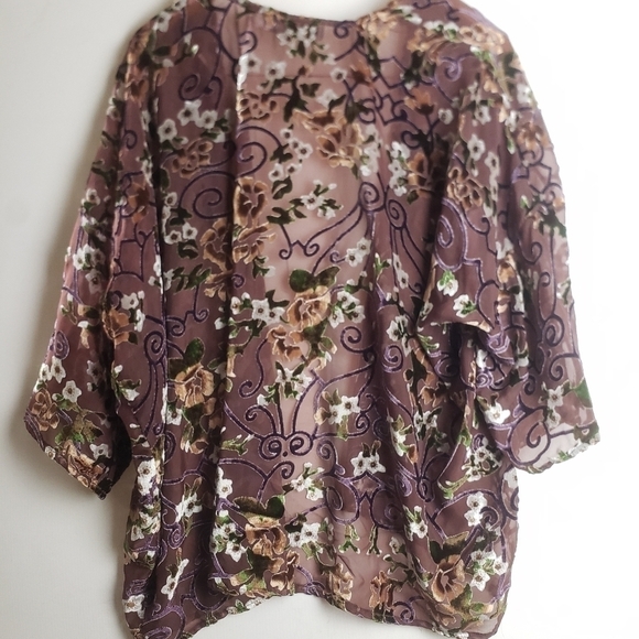 𝅺BISHOP & YOUNG Foral Velvet Burnout Kimono! - Picture 5 of 6